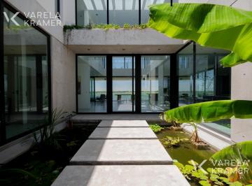 Casa · 445m² · 7 Ambientes · 4 Cocheras · Casa en Venta en Puertos del Lago