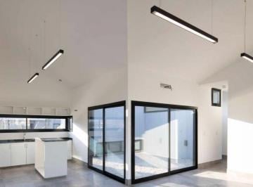 Casa · 148m² · 4 Ambientes · 2 Cocheras · Glm. Oportunidad! Casa en Venta en Santa Elena, Pilar del