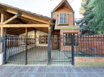 Casa · 150m² · Casa Tipo Duplex en Barrio Palihue en La Ciudad de General Roca
