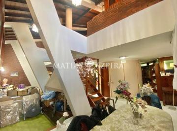 Casa · 256m² · 4 Ambientes · 2 Cocheras · Chalet de Diseño - 4 Ambientes - Zona Residencial