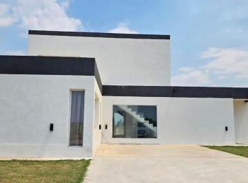 Casa · 200m² · 5 Ambientes · 4 Cocheras · Casa a La Laguna La Alameda Canning