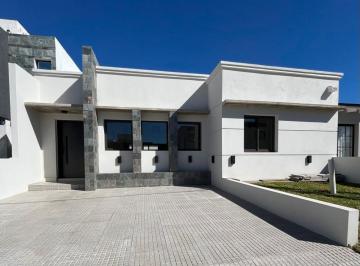 Casa de 3 ambientes, Córdoba · Hermosa Casa de 3 Dorm. Ubicada en Docta Av