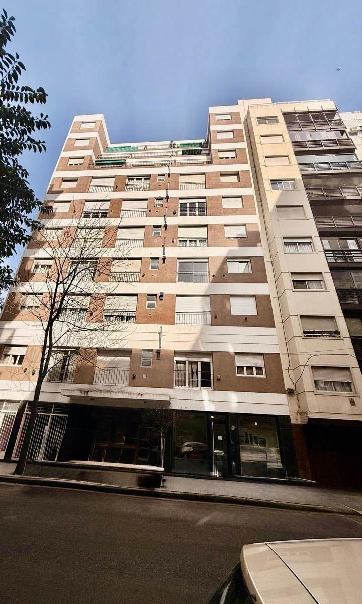 Depto 3 ambientes A la calle. - bolivar- mitre 3º P. Totalmente reciclado A nuevo