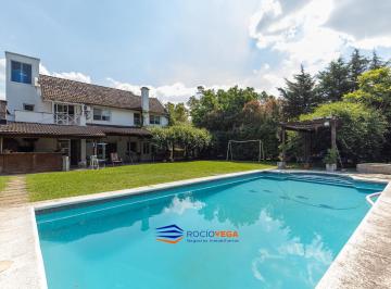 Casa · 220m² · 6 Ambientes · 1 Cochera · Casa a La Venta Y/o Alquiler en Campos de Alvarez