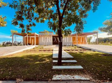 Casa · 309m² · 5 Ambientes · 2 Cocheras · Casa en Venta en Pilara Sobre Cancha de Polo - Milord - Pilar - Urdapilleta Propiedades