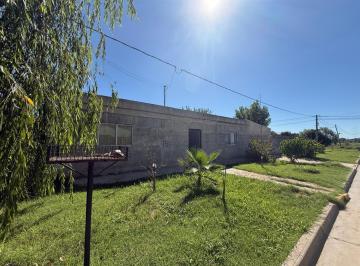 Casa · 88m² · 4 Ambientes · Venta Casa Pueblo Esther Esquina
