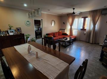 Imagen 1 · Departamento de Tres Dorm. y Cochera