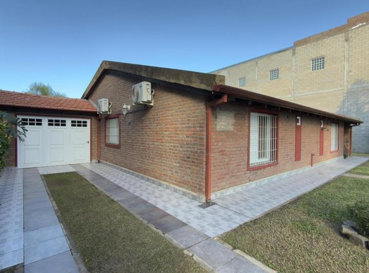 Casa · 222m² · 6 Ambientes · 1 Cochera