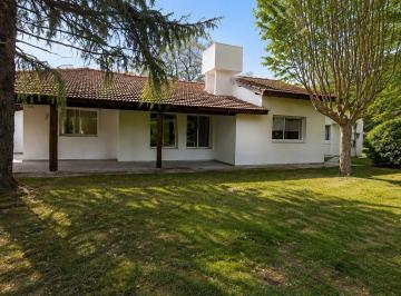 Casa · 113m² · 4 Ambientes · 3 Cocheras · Casa en Venta en Mapuche Country Club, Pilar, G. B. a. Zona Norte