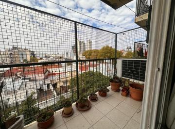Departamento · 70m² · 4 Ambientes · 1 Cochera · Departamento en Almagro