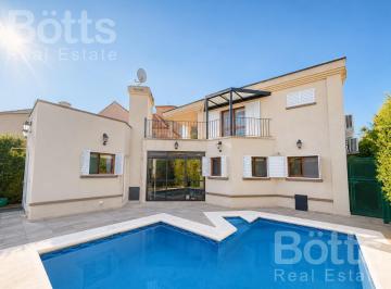 Casa · 232m² · 7 Ambientes · 1 Cochera · Casa - Banco Provincia de Bs. As.