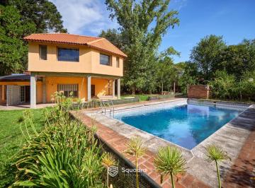 Casa · 228m² · 4 Ambientes · 2 Cocheras · Alquiler - Casa de Dos Dorm., Galería, Piscina - Garita 14, Funes.