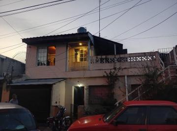 Casa · 5 Ambientes · 1 Cochera · Casa Moreno Oportunidad