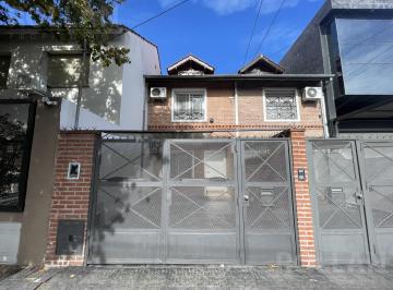 Casa · 170m² · 4 Ambientes · 1 Cochera · Alquiler Duplex 4 Amb en Munro!