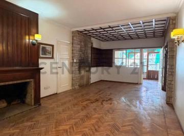 Casa · 187m² · 2 Dormitorios · 1 Cochera · Casa en Alquiler, Quinta Sección