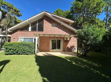 Casa · 265m² · 5 Ambientes · 1 Cochera · Casa en Venta - 4 Dorm. 3 Baños - Pinamar