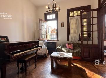 Casa · 194m² · 7 Ambientes · Chalet 7 Amb. Estilo Ingles