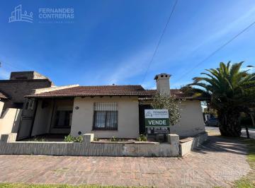 Casa · 144m² · 4 Ambientes · 1 Cochera · Casa en Cañuelas