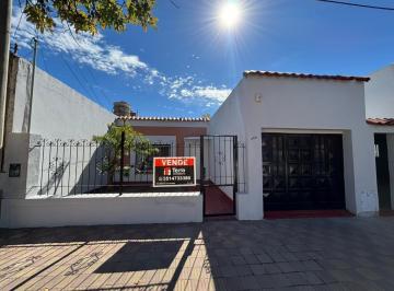 Casa · 234m² · 5 Ambientes · 1 Cochera · Casa a Remodelar 3 Dorm. + Cochera en Alta Córdoba - Venta
