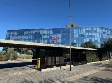 Local comercial · 102m² · Local en Alquiler en Pilar, G. B. a. Zona Norte, Argentina