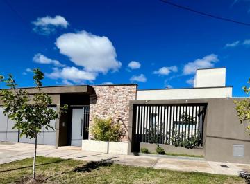 Casa de 2 ambientes, San Rafael · Hermosa Casa Moderna en Excelente Zona