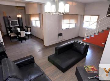 PH · 176m² · 5 Ambientes · PH en Venta - 4 Dorm. 3 Baños - Velez Sarsfield