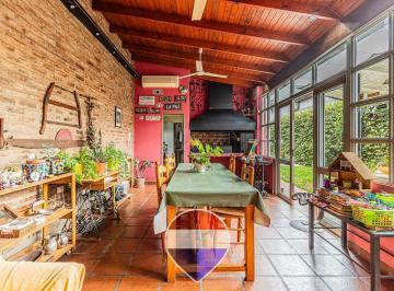 Casa · 247m² · 4 Ambientes · 1 Cochera · Casa en Venta La Plata