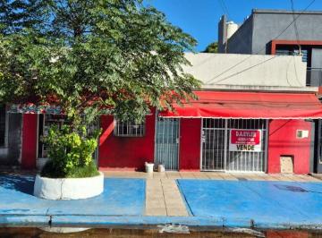 Casa de 3 ambientes, Florencio Varela · Casa en Venta con 2 Locales en Su Frente - Florencio Varela