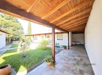 Casa · 260m² · 5 Ambientes · 4 Cocheras · Casa en City Bell