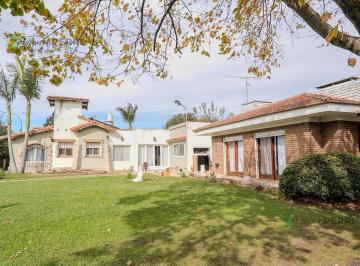 Casa · 146m² · 6 Ambientes · 3 Cocheras · Casa en Venta en Punta Lara, Tres Dorm., Amplio Parque.