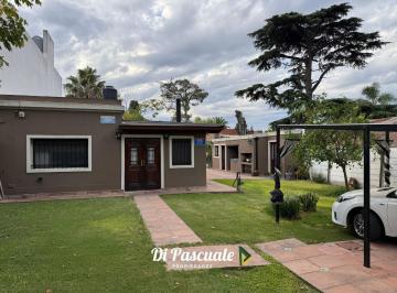 Casa · 124m² · 3 Ambientes · 3 Cocheras · Venta Chalet con 2 Habitaciones, Parque, Quincho con Parrilla y Pileta con Solarium - Moreno Sur