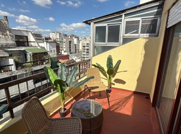 Departamento de 1 ambiente, Balvanera · Departamento con Balcon Terraza Todo Sol Apenas Remodelado a Nuevo