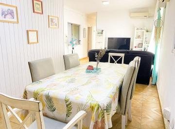 Casa · 142m² · 4 Ambientes · 1 Cochera · Venta Casa 4 Ambientes, Cochera, Patio en Lomas