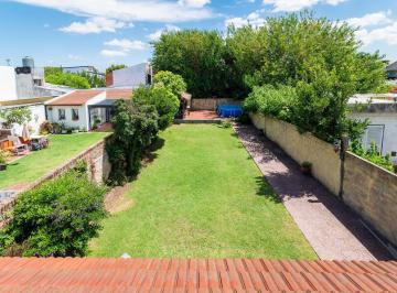 Casa · 115m² · 5 Ambientes · 2 Cocheras · Casa 4 Ambientes con Gran Patio y Garage en Venta en Banfield Oeste