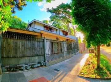 Casa · 150m² · 5 Ambientes · 1 Cochera · Casa en Venta - 4 Dorm. 3 Baños - 220 m² - San Bernardo del Tuyu