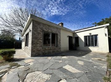 Casa · 137m² · 6 Ambientes · 1 Cochera · Venta Casa Lomas de Solymar Cuatro Dorm.