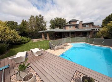 Casa de 5 ambientes, Luján de Cuyo · Casa en Venta en Barrio Pueyrredón. 4 Dorm.. Pileta. 936 m Terreno