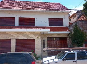 Casa · 189m² · 5 Ambientes · Casa en Venta - 4 Dorm. 1 Baño - Wilde