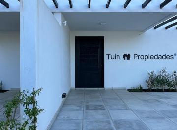 Casa · 170m² · 5 Ambientes · 2 Cocheras · Dúplex de Categoría C/ Pileta - Corazón de Villa Belgrano