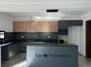 Casa · 170m² · 5 Ambientes · 2 Cocheras · Dúplex de Categoría C/ Pileta