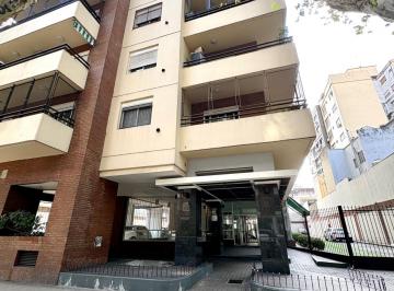 Departamento de 4 ambientes, Almagro · Departamento en Torre con Seguridad y Amenities