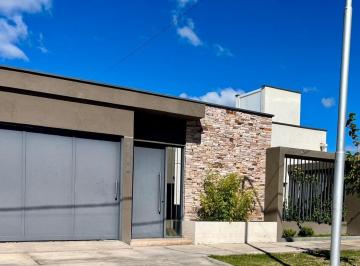 Casa de 2 ambientes, San Rafael · Dueño Alquila Hermosa Casa Moderna Nueva en Excelente Zona