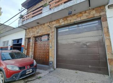 Casa · 171m² · 3 Ambientes · 1 Cochera · Casa de 3 Amb con Garage