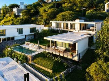 Casa de 6 ambientes, La Calera · Alquiler Moderna Casa en La Cuesta