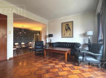 Departamento · 130m² · 3 Ambientes · Piso Ubicado Sobre Plaza Mitre. Al Frente. Vista a La Plaza. 3 Ambientes. Lavadero Separado.