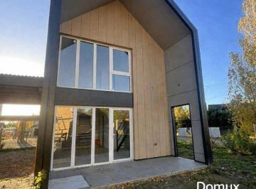 Casa de 3 ambientes, Dina Huapi · Moderna Casa a Estrenar en Dina Huapi.