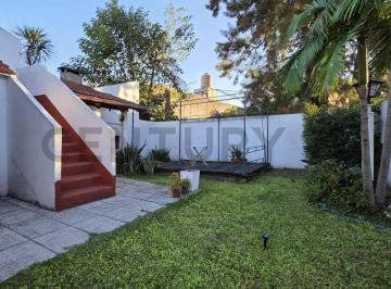 Casa · 277m² · 4 Ambientes · 1 Cochera · Venta Casa 4 Amb Jardín Parrilla Cochera Permuta