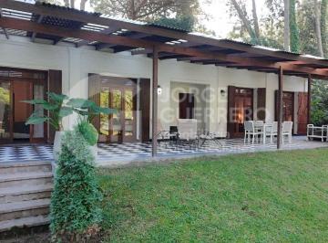 Casa · 193m² · 4 Ambientes · 1 Cochera · Casa en Carilo