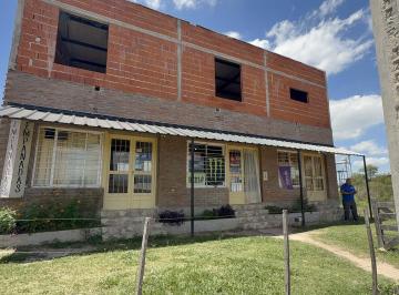 Casa · 188m² · 7 Ambientes · Casa Mas Locales Comerciales en Bialet Massé
