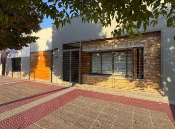 Casa de 4 ambientes, Tunuyán · Casa con 770 m² y 3 Dorm. en Venta en Tunuyán